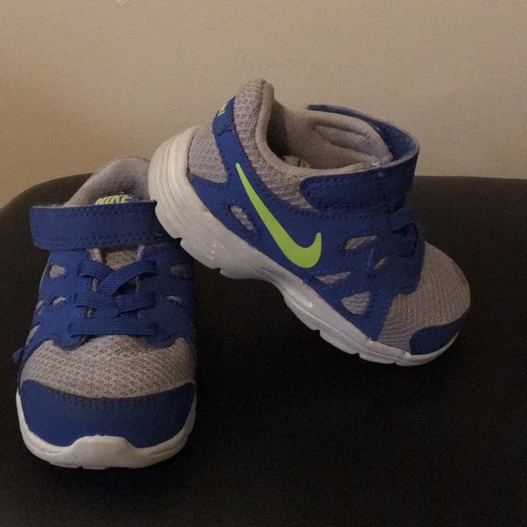 Nike - Picture 2 of 3